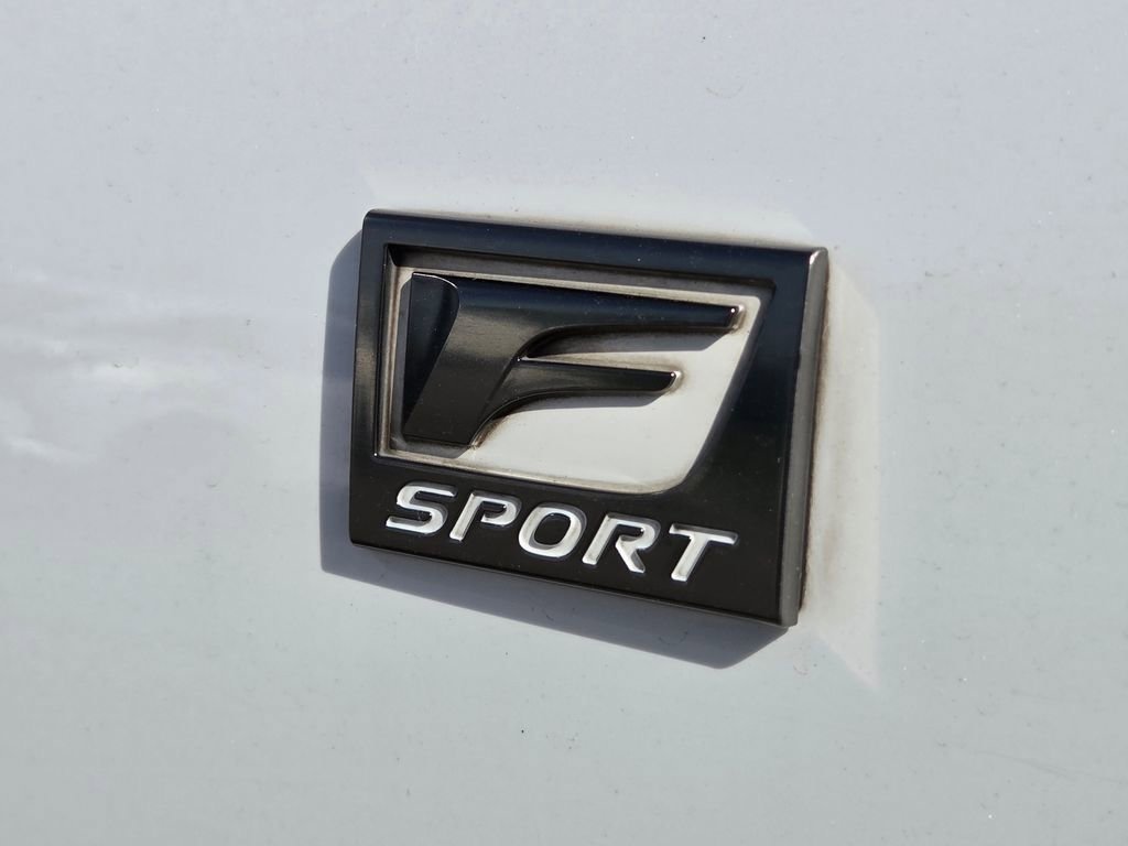 Used 2018 Ultra White Lexus 500 image 33