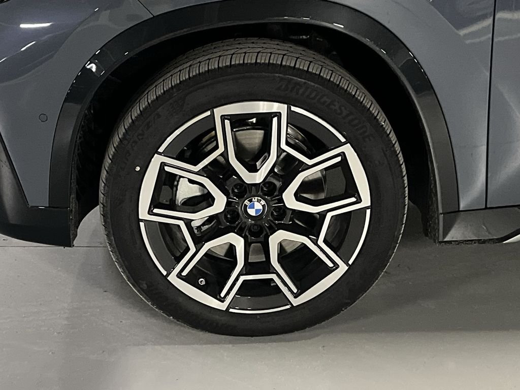 Used 2026  BMW xDrive28i image 10