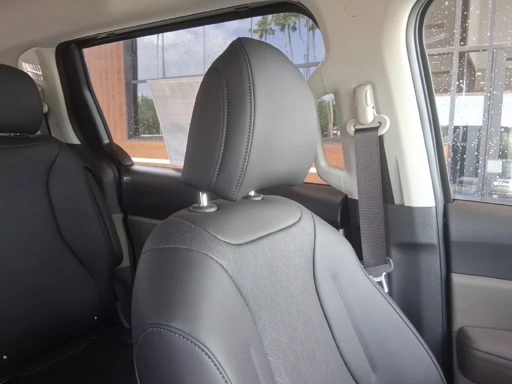 Used 2026  Kia LXS image 23
