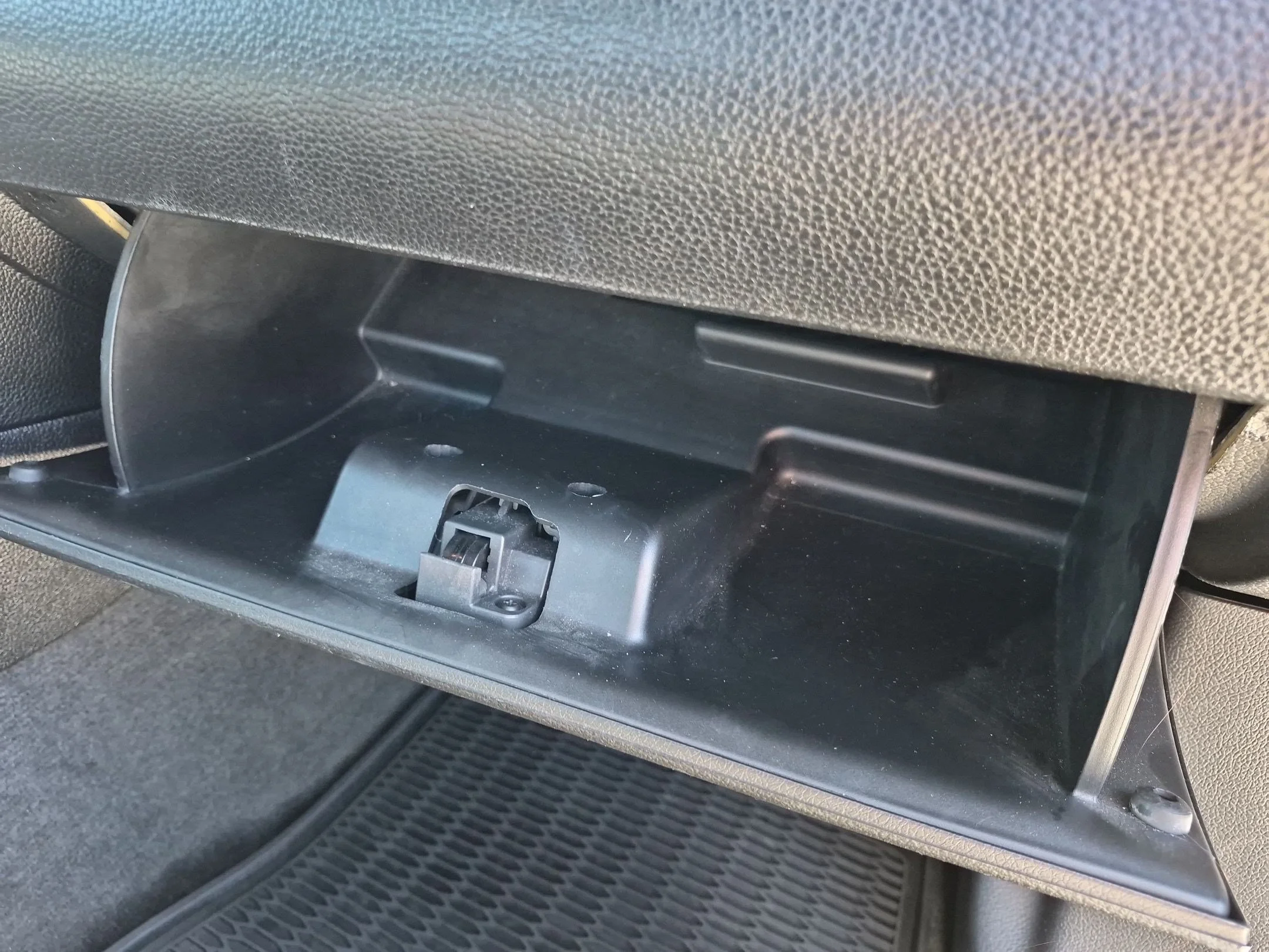 Used 2012 Ingot Silver Ford V6 Premium image 29