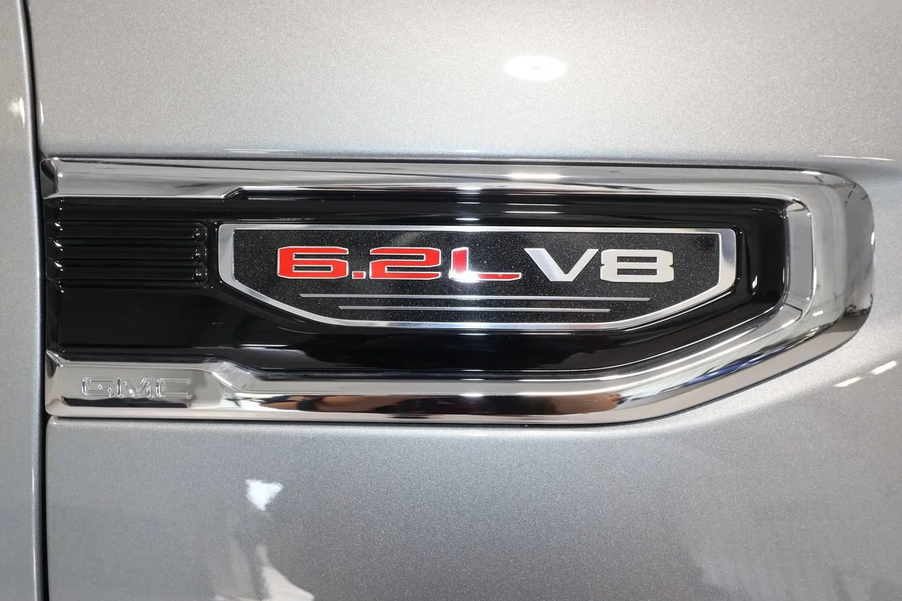 Used 2025 Sterling Metallic GMC SLT image 36