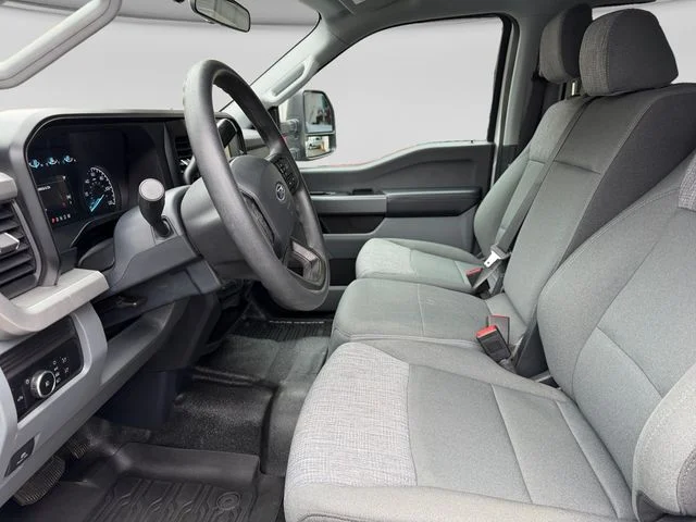 Used 2025 Oxford White Ford XLT image 10