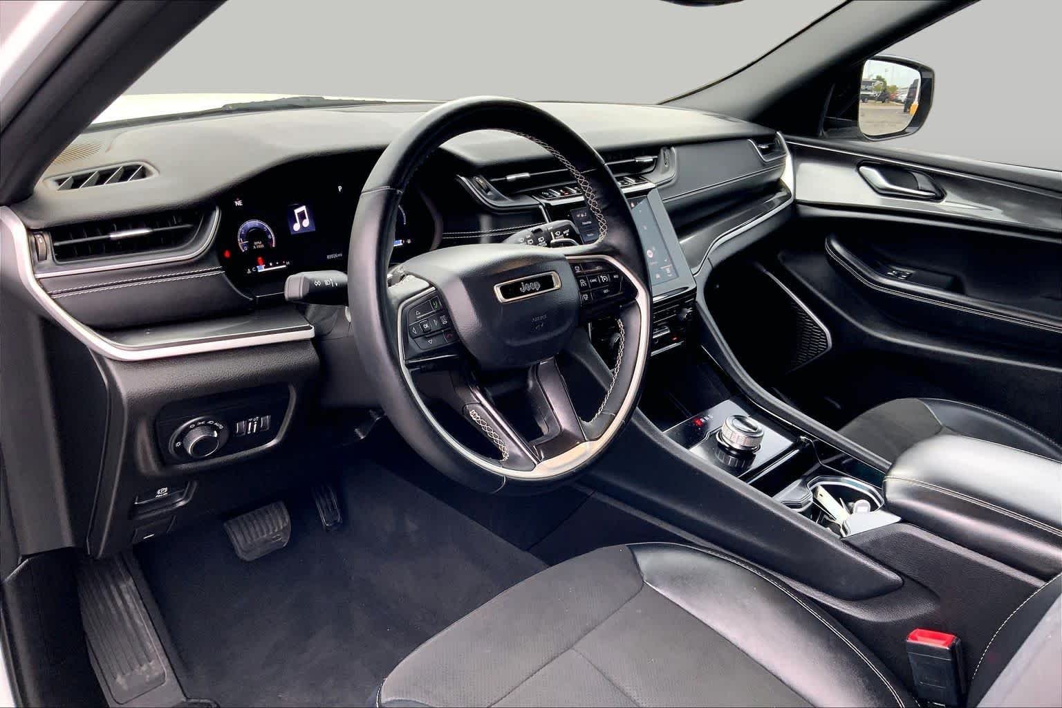 Used 2022 Bright White Clearcoat Jeep Altitude image 26