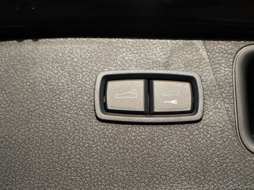 Used 2026 Volcano Grey Metallic Porsche T image 18