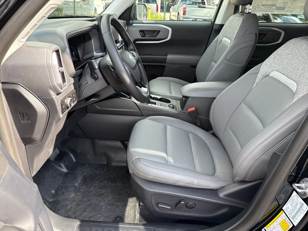 New 2025 Black Ford Badlands image 18