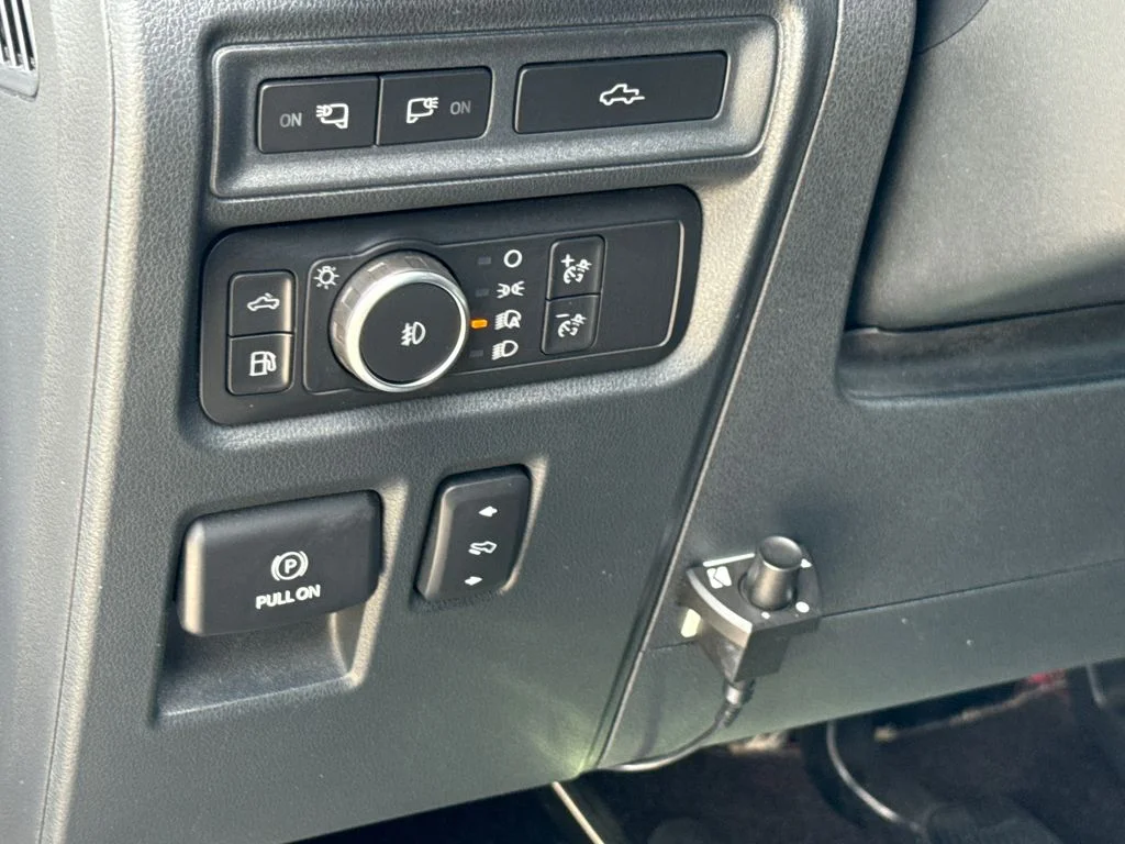 Used 2021 Silver Ford Platinum image 15
