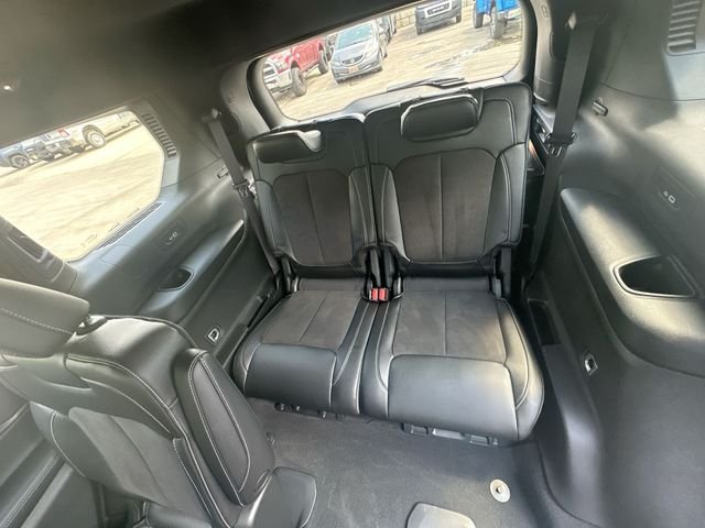 Used 2023 White Jeep Altitude image 25
