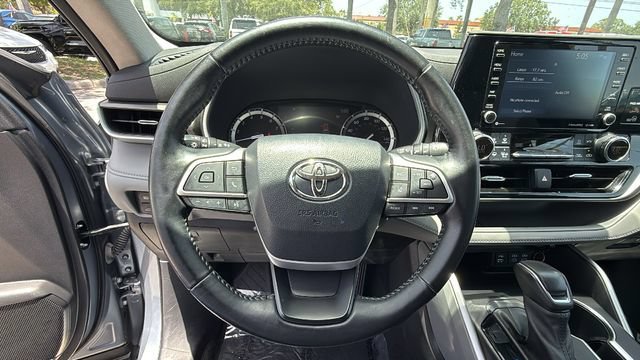 Used 2022 Moon Dust Toyota XLE image 20