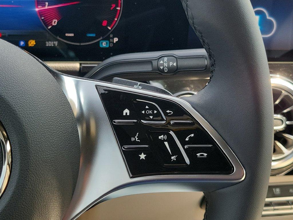 New 2026 Polar White Mercedes-Benz GLA 250 image 23