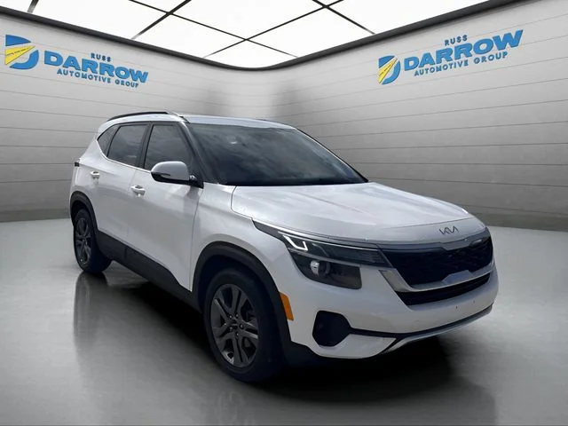 Used 2022 White Kia S image 8
