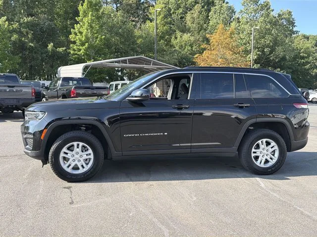 Used 2025 Black Jeep Laredo image 10