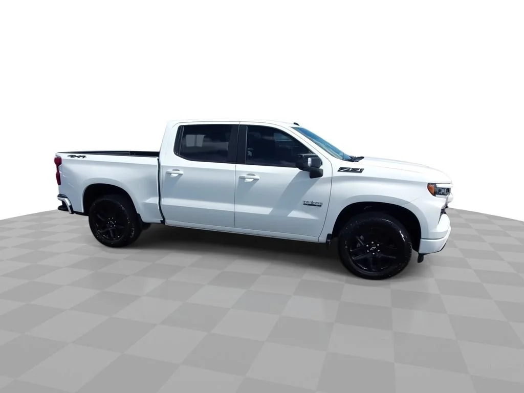 New 2026 Summit White Chevrolet RST image 9