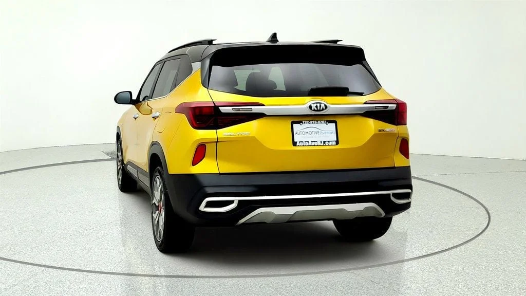 Used 2021 Starbright Yellow Kia SX DCT AWD image 6