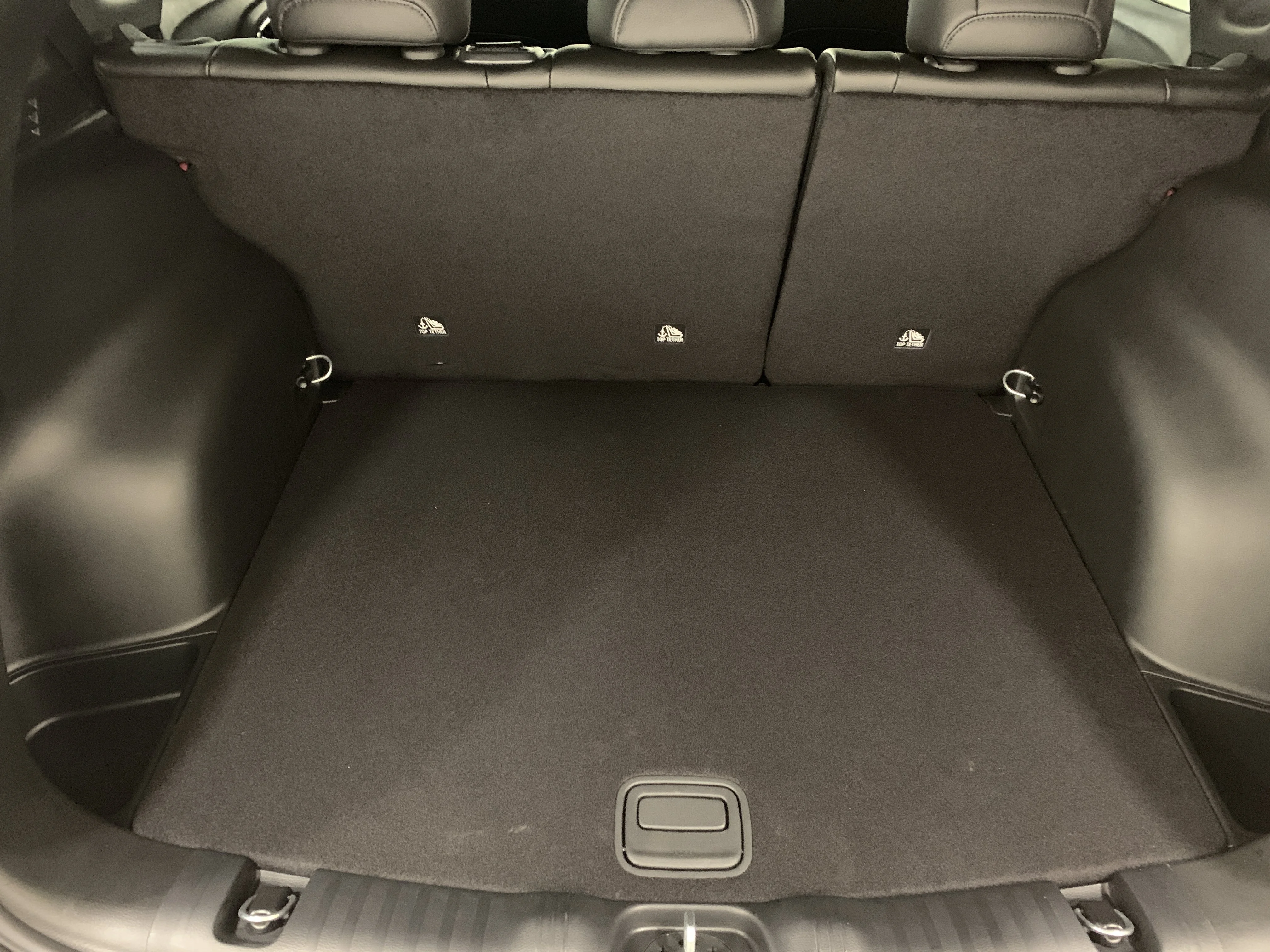New 2025 Red Hot Pearl Jeep North image 7