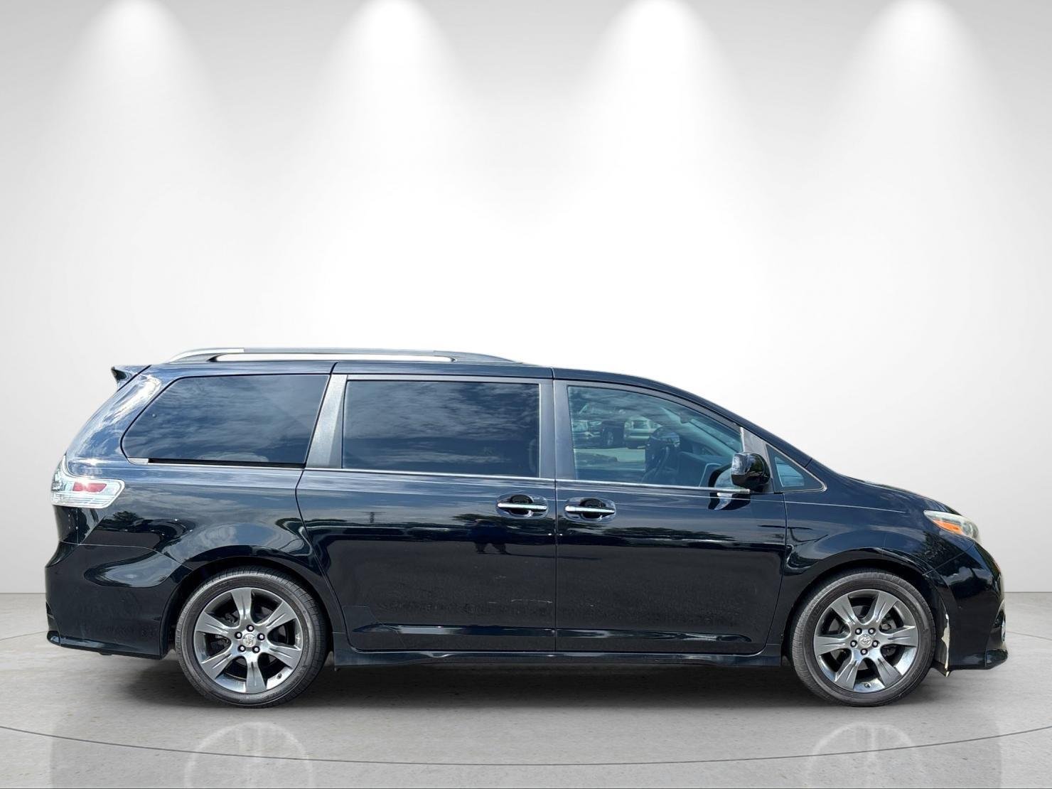 Used 2016 Midnight Black Metallic Toyota SE image 6