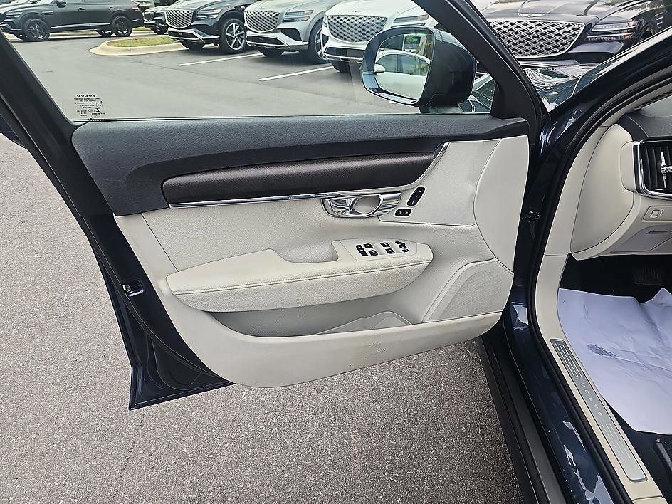 Used 2018 Denim Blue Metallic Volvo T6 AWD image 11
