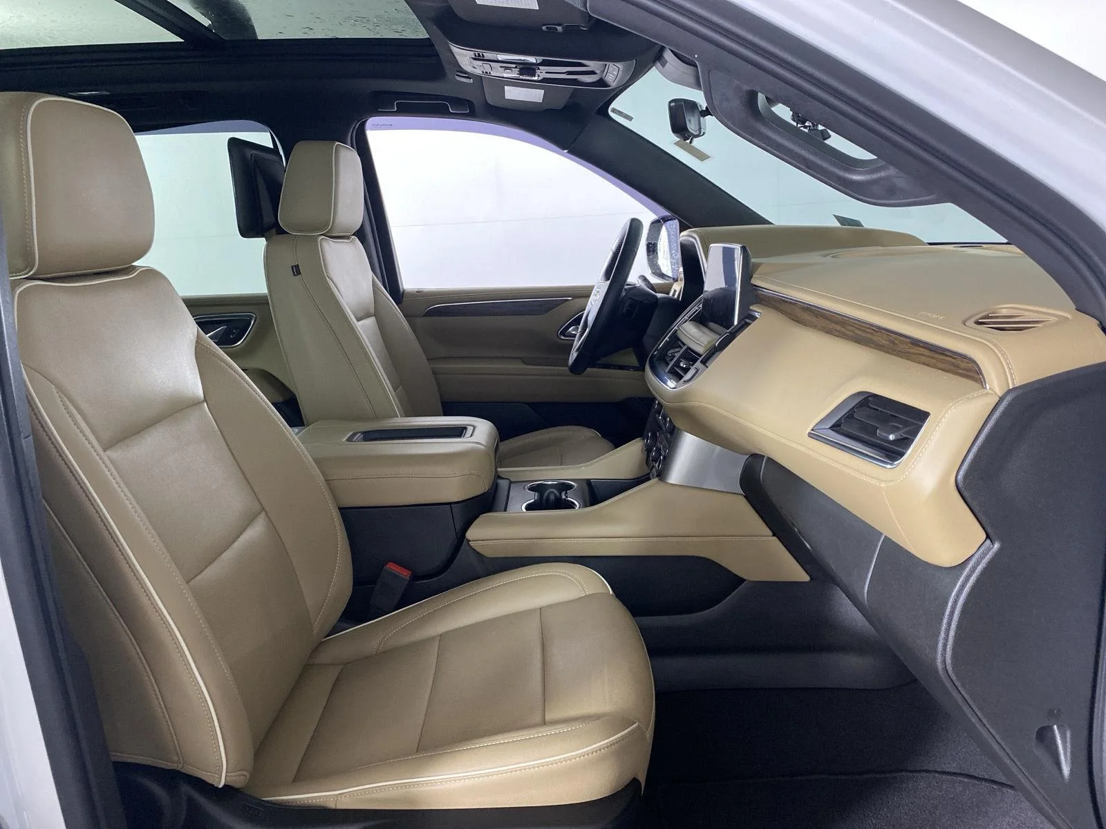 Used 2023 Iridescent Pearl Tricoat Chevrolet Premier image 32
