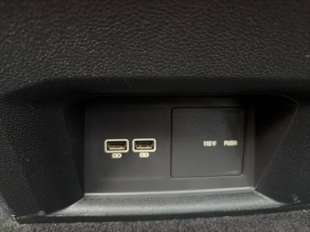 Used 2018  Volkswagen SEL image 22