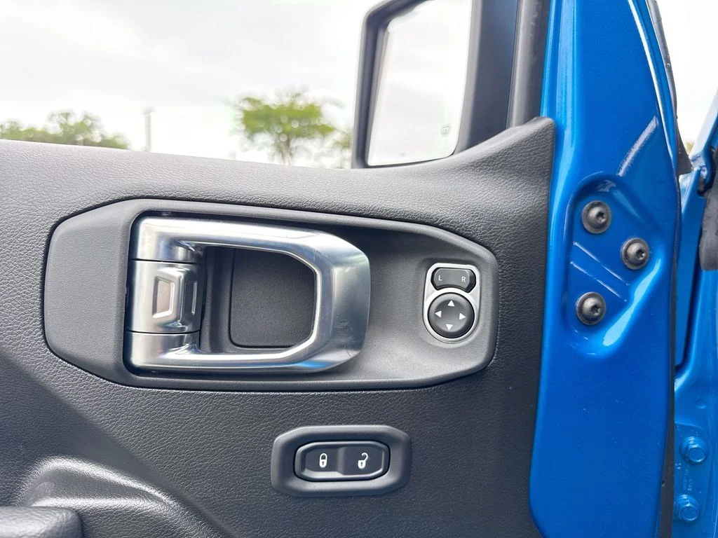 New 2026 Hydro Blue Pearl-Coat Exterior Paint Jeep Sport S image 14