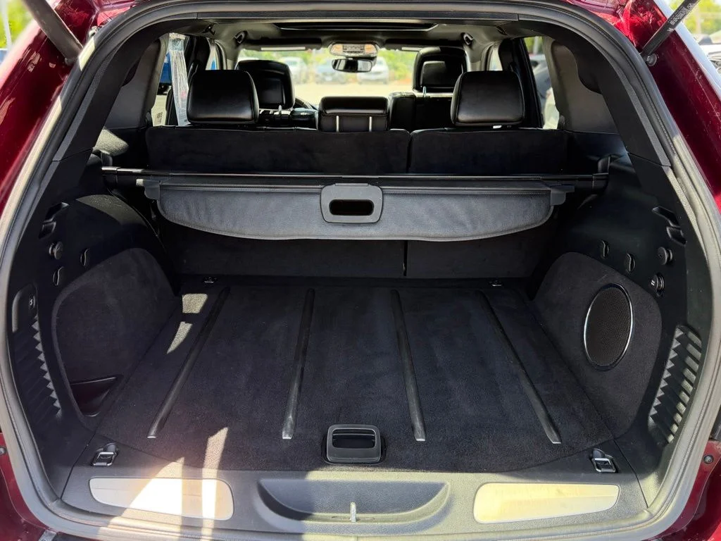 Used 2017 Red Jeep Limited image 5