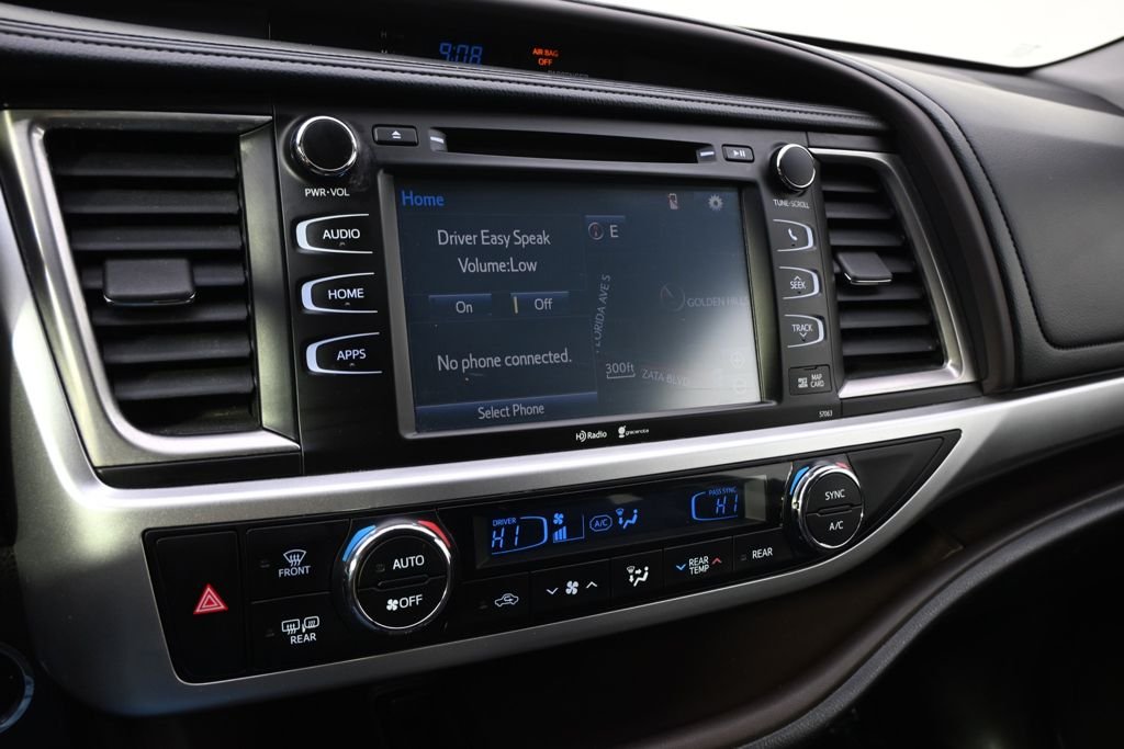 Used 2015 Attitude Black Metallic Toyota XLE V6 image 28