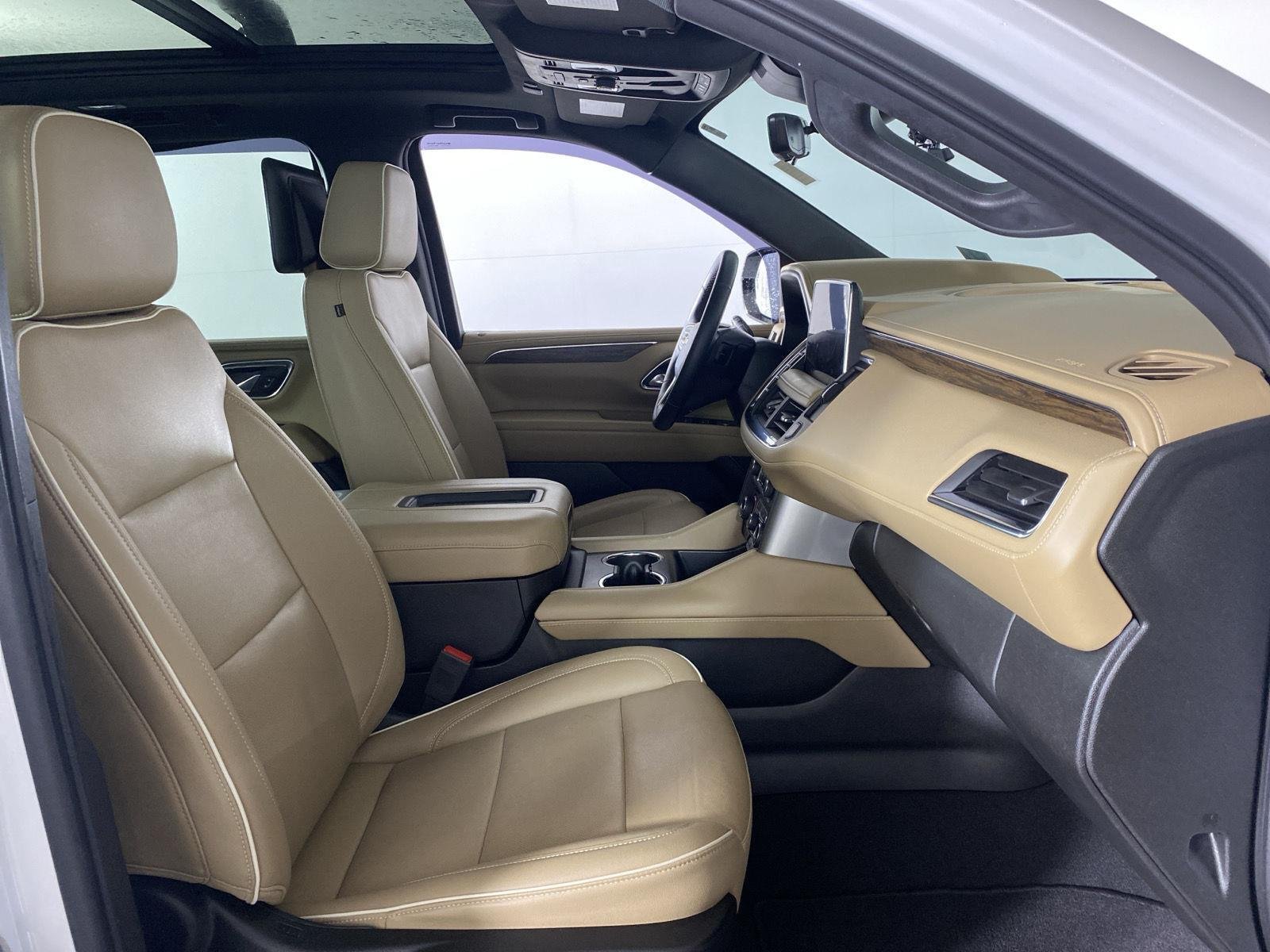 Used 2023 Iridescent Pearl Tricoat Chevrolet Premier image 32