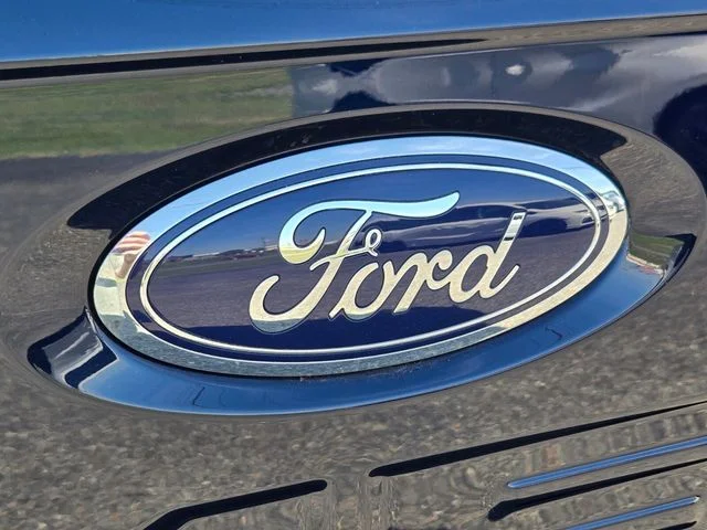 Used 2023 Blue Ford XLT image 16