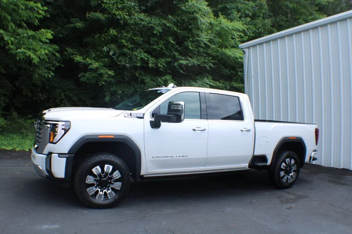 Certified Used 2025 White Frost Tricoat GMC Denali image 2