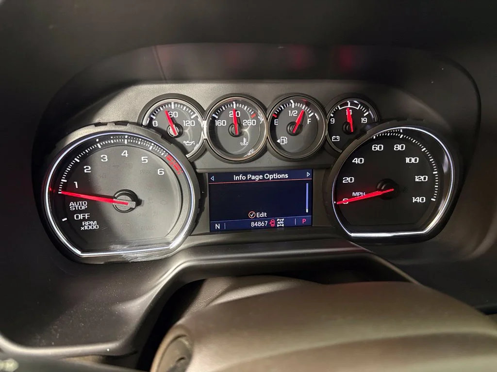 Used 2021 White Chevrolet LT image 25