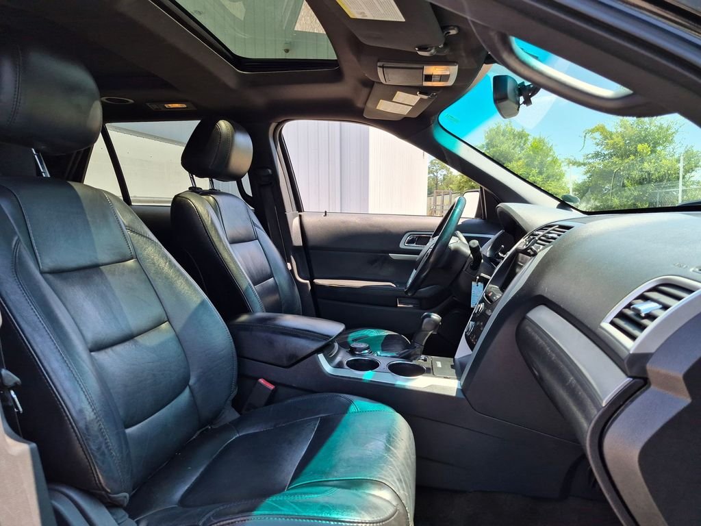 Used 2013 Black Ford XLT image 29