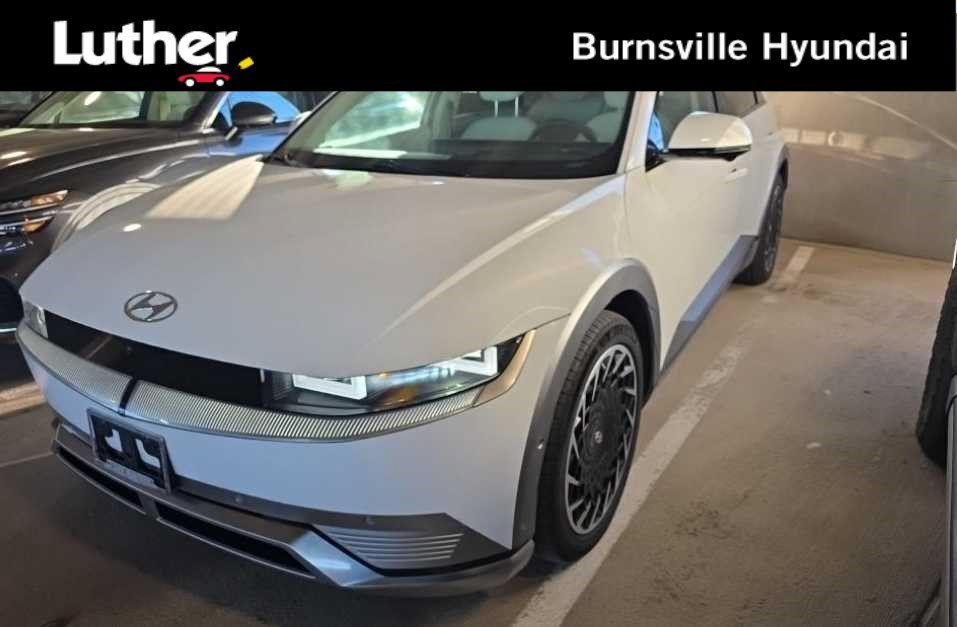 Used 2024 Atlas White Hyundai Limited image 1