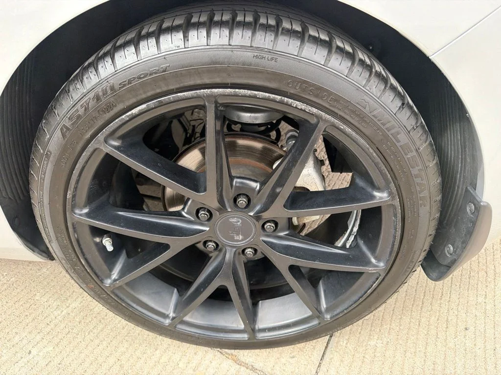 Used 2016 Silver Hyundai Base image 9