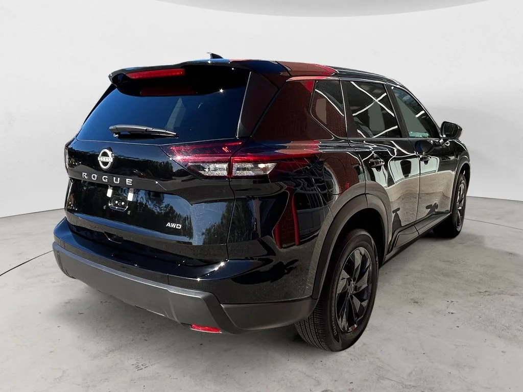 Used 2026 Super Black Nissan  image 6