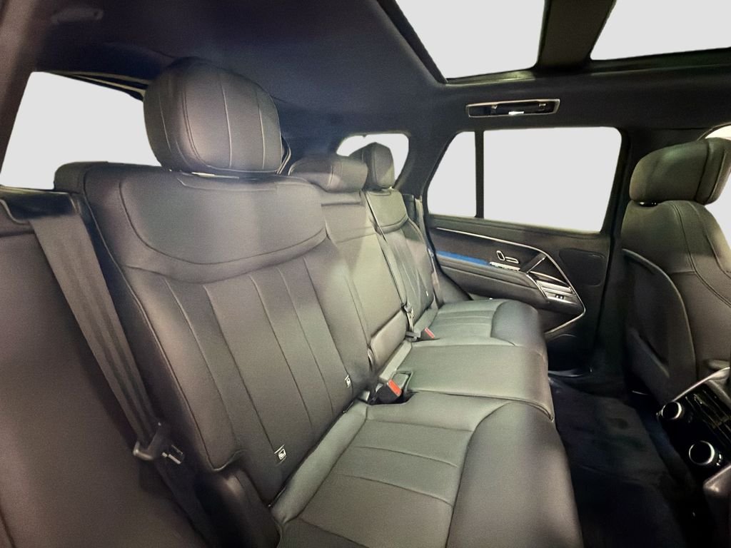 2025 Land Rover Range Rover SE - Photo 28