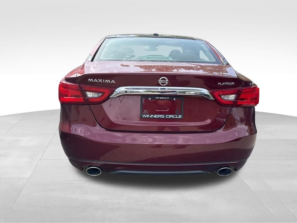 Used 2017 Red Nissan Platinum image 13