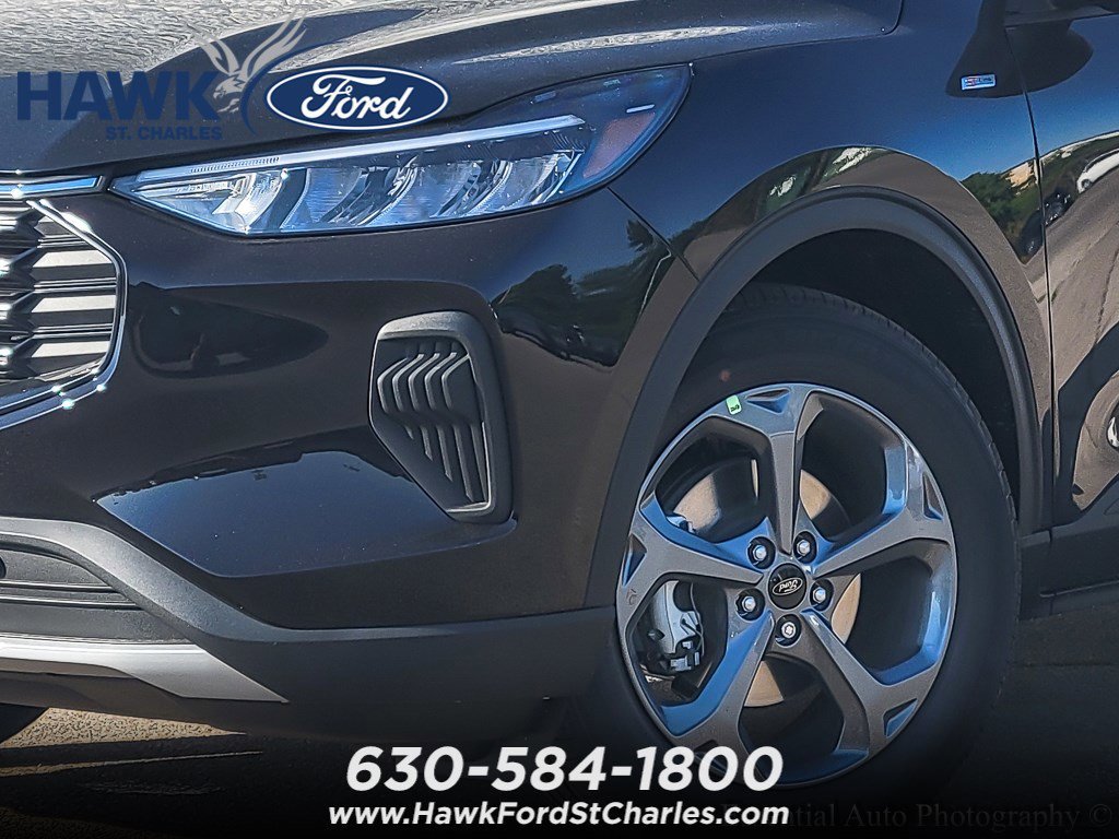 New 2026 Agate Black Metallic Ford ST-Line image 3