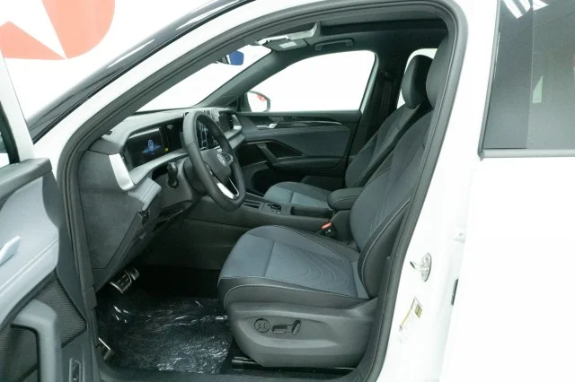 New 2026 Opal White W/Deep Black Roof Volkswagen SE R-Line FWD image 15