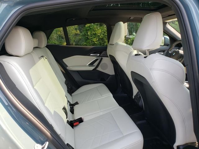 Used 2026 Green Metallic BMW xDrive28i image 19