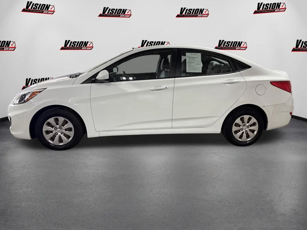 Used 2016 White Hyundai SE image 8