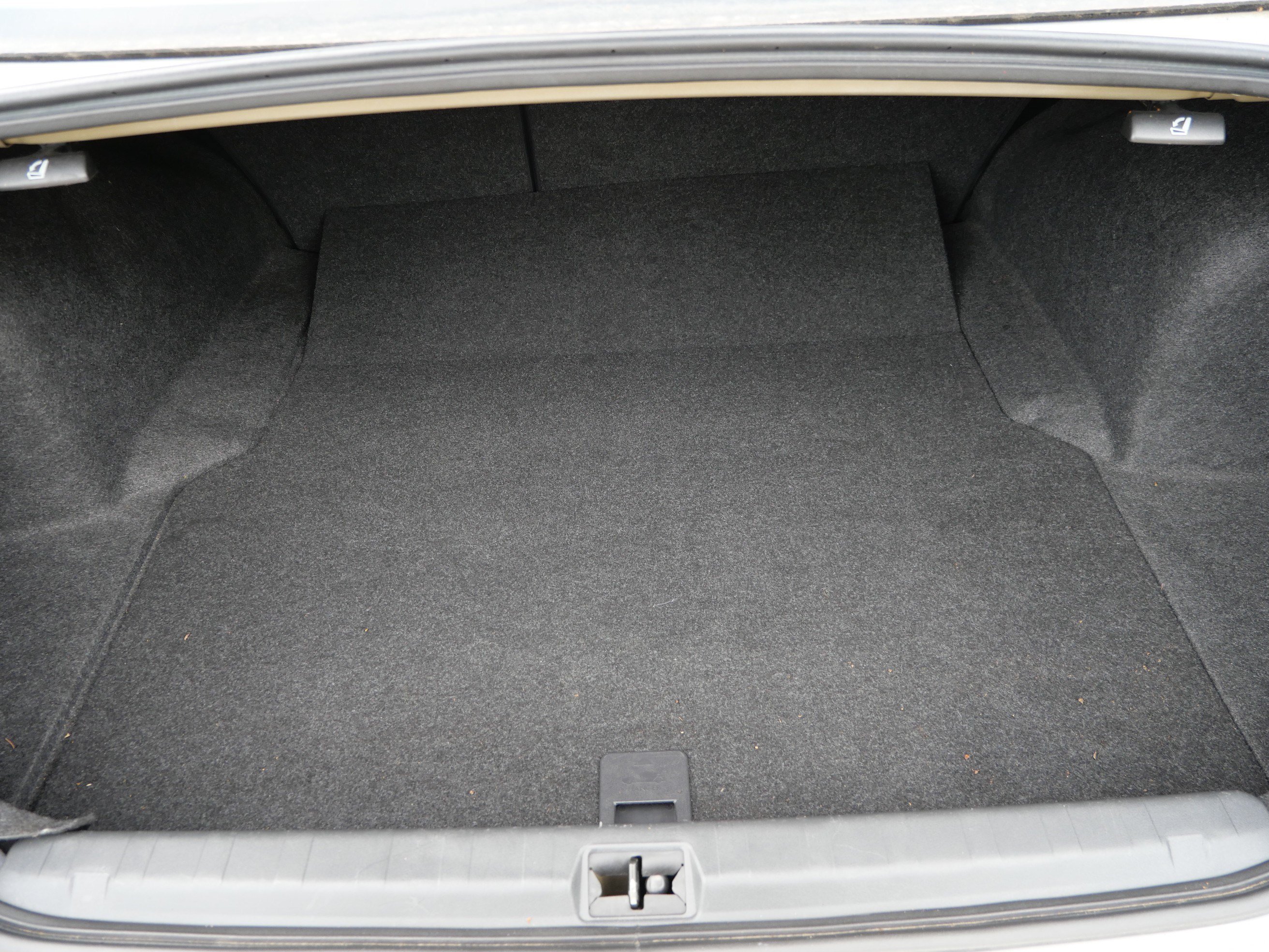 Used 2012 Ice Silver Metallic Subaru 2.5i Premium image 18