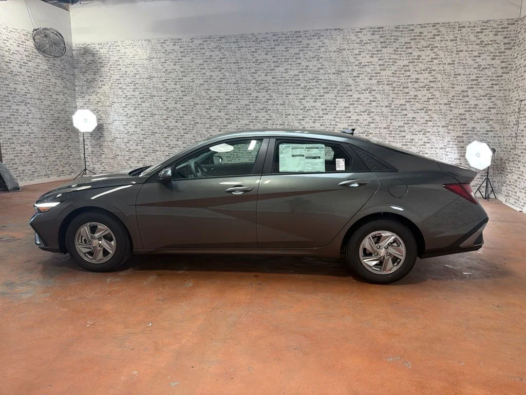 New 2026 Amazon Gray Hyundai SE image 4