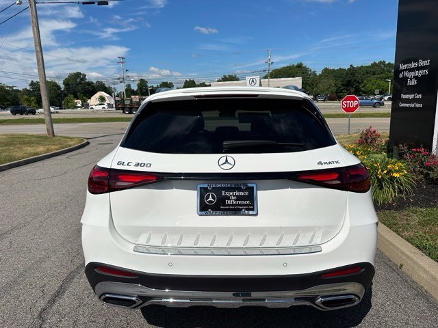 New 2026 Polar White Mercedes-Benz GLC 300 image 42