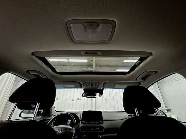 Used 2023 White Hyundai SEL image 15