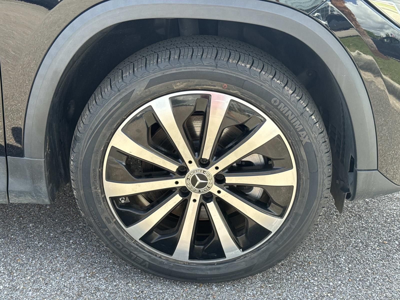 Used 2022 Black Mercedes-Benz GLA 250 image 4