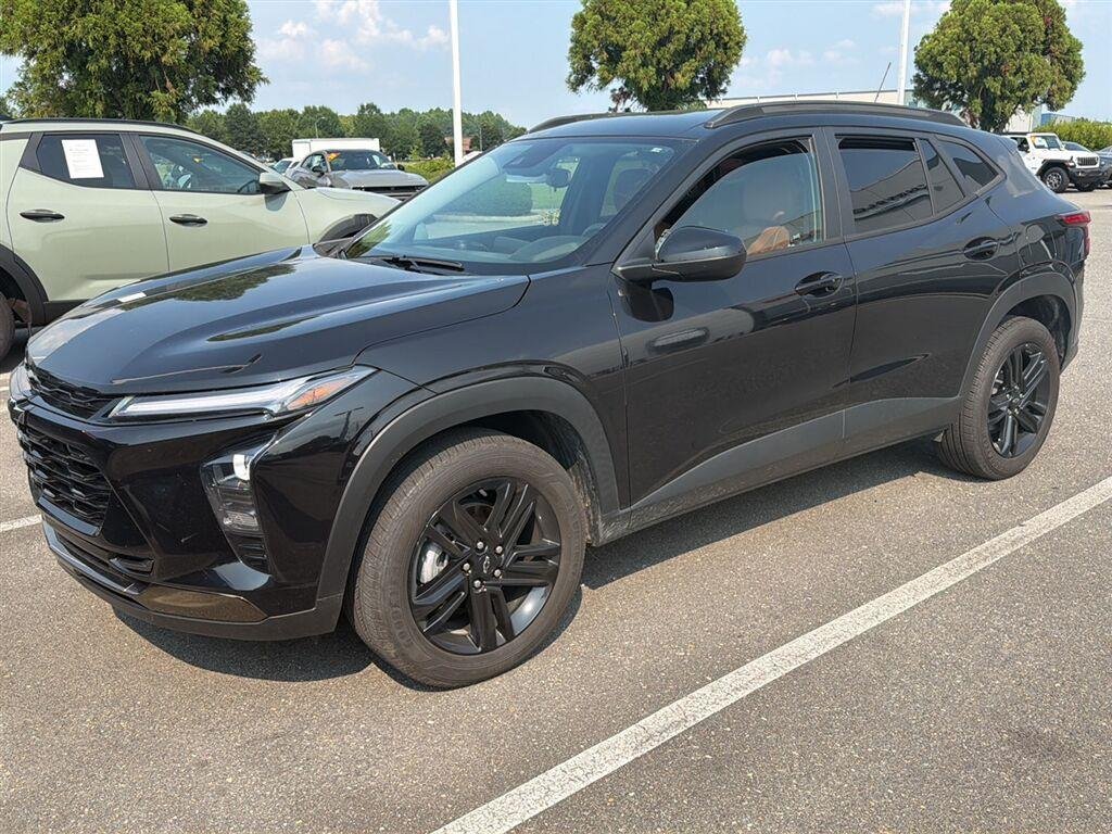 Used 2025 Mosaic Black Metallic Chevrolet ACTIV image 9