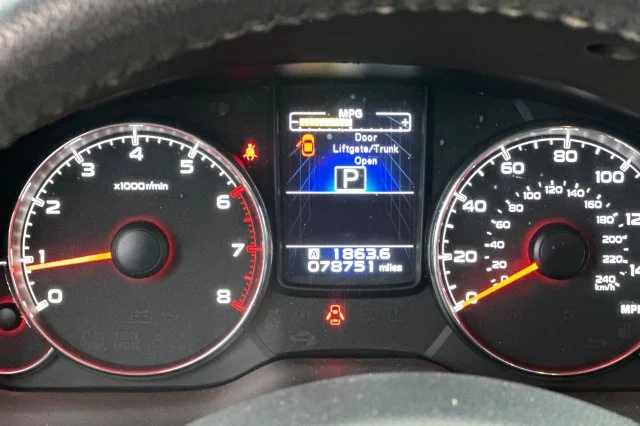 Used 2014 Gray Subaru 2.5i image 30