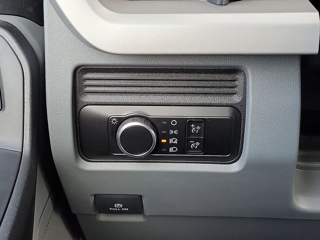 New 2026 Oxford White Ford F-550® XL image 11