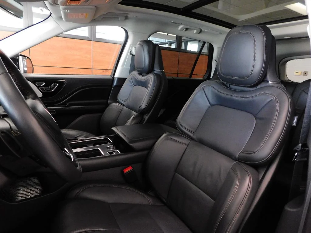 Used 2025 Pristine White Lincoln Reserve image 34