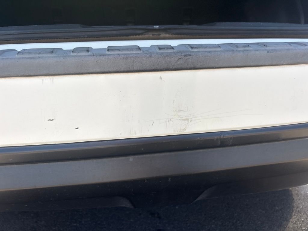 Used 2017 White Subaru 2.5i Limited image 18