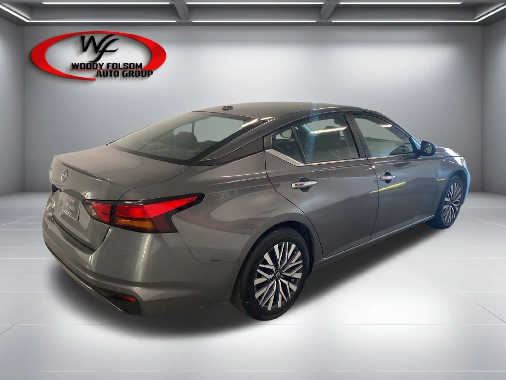 Used 2025 Gray Nissan 2.5 SV image 6